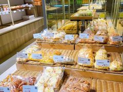 -顶东面包花园·生日蛋糕(世博店)