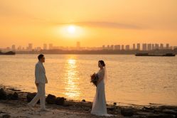 -雪中彩影婚纱摄影·微光艺术中心