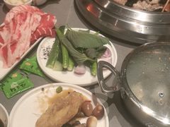 -黑金·寻焰自助百汇·烤肉·火锅(中街店)