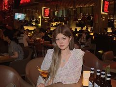 -FOUR PLAY BAR