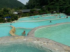-十万大山布透温泉
