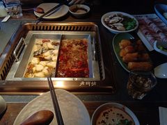 -老牌坊云南鱼豆花火锅(哈西万达店)