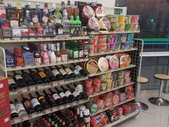 -全家便利店(洛川东路店)