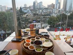 -包整·丝娃娃(一览甲秀楼风景店)