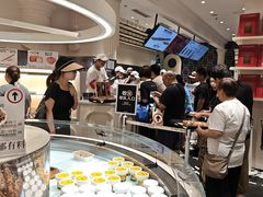 -HOT CRUSH趁热集合·现烤面包(环球港店)