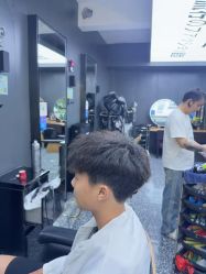 点击看大图 -藤野造型专业烫染接发