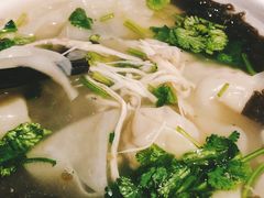 鸡丝馄饨-松针蔡记蒸饺(花园路店)