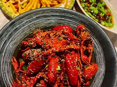 -肥肥虾庄·金牌油焖大虾(汉街SKP店)