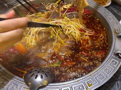 -杨肥肠火锅大排档(火车站花园店)