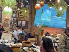 -临界音乐酒馆·小龙虾·江湖菜(华熙LIVE·鱼洞店)