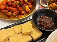 -肥肥虾庄·金牌油焖大虾(汉口城市广场店)