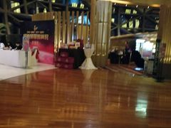 -上海滴水湖皇冠假日酒店