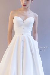 -Lady  Jane高端婚纱礼服馆