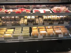 -红宝石·鲜奶小方·海派西点房(丰庄店)