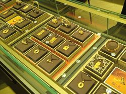 -周生生Chow Sang Sang(新世界店)