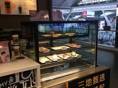 面包甜点陈列柜-麦当劳(广州南站店)