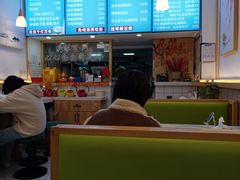-弘束束柳州深巷螺蛳粉(珠江路店)