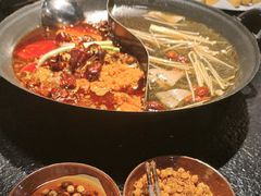 -鹿鸣山草本茶香火锅(园西路店)