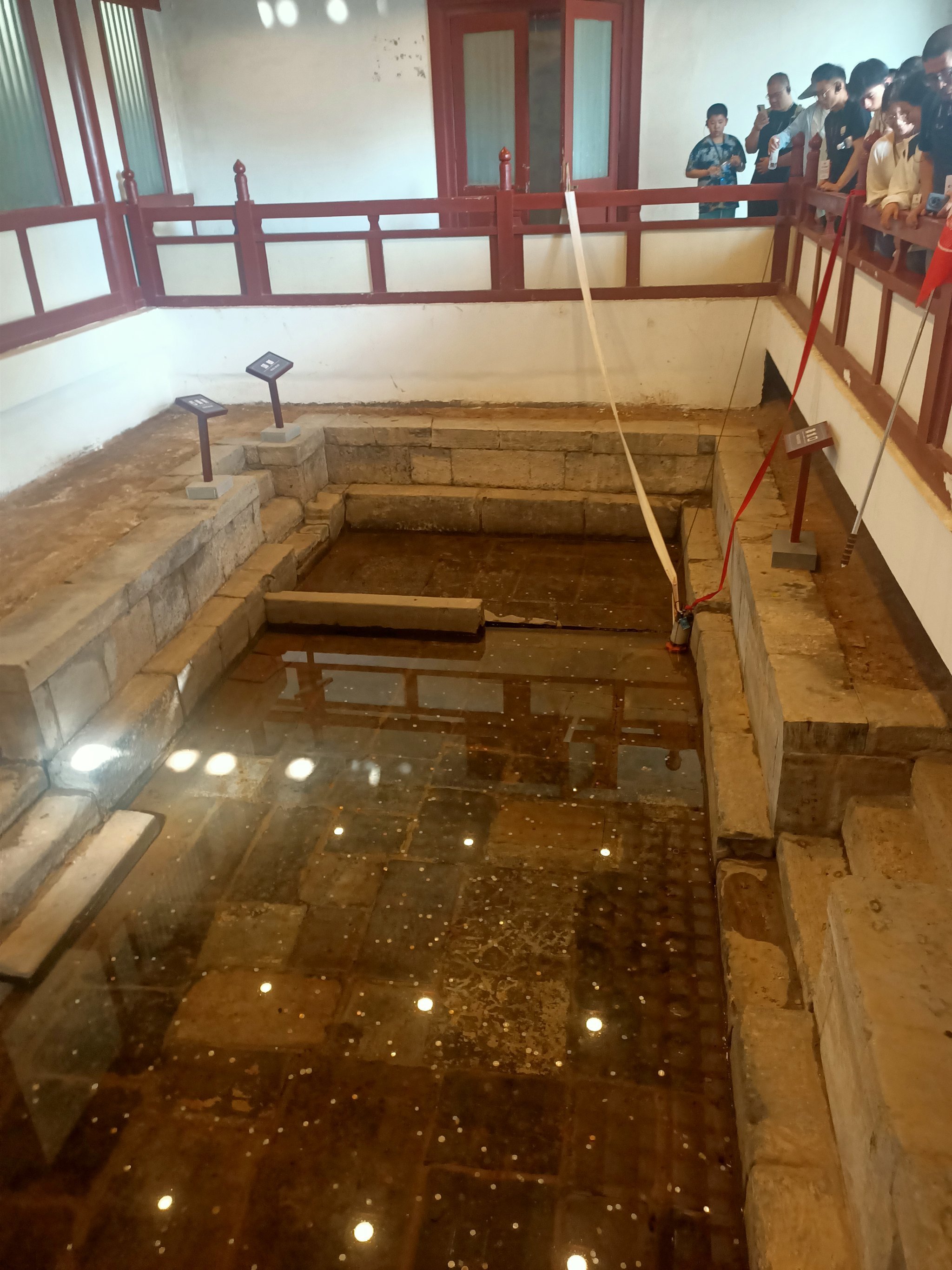 ✨骊山晚照披霓裳,温泉水