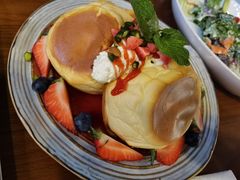 莓果奶油芝士舒芙蕾松饼-UPPER KITCHEN(延安路店)