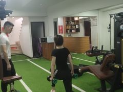 -征成健身连锁私教工作室(九公里店)