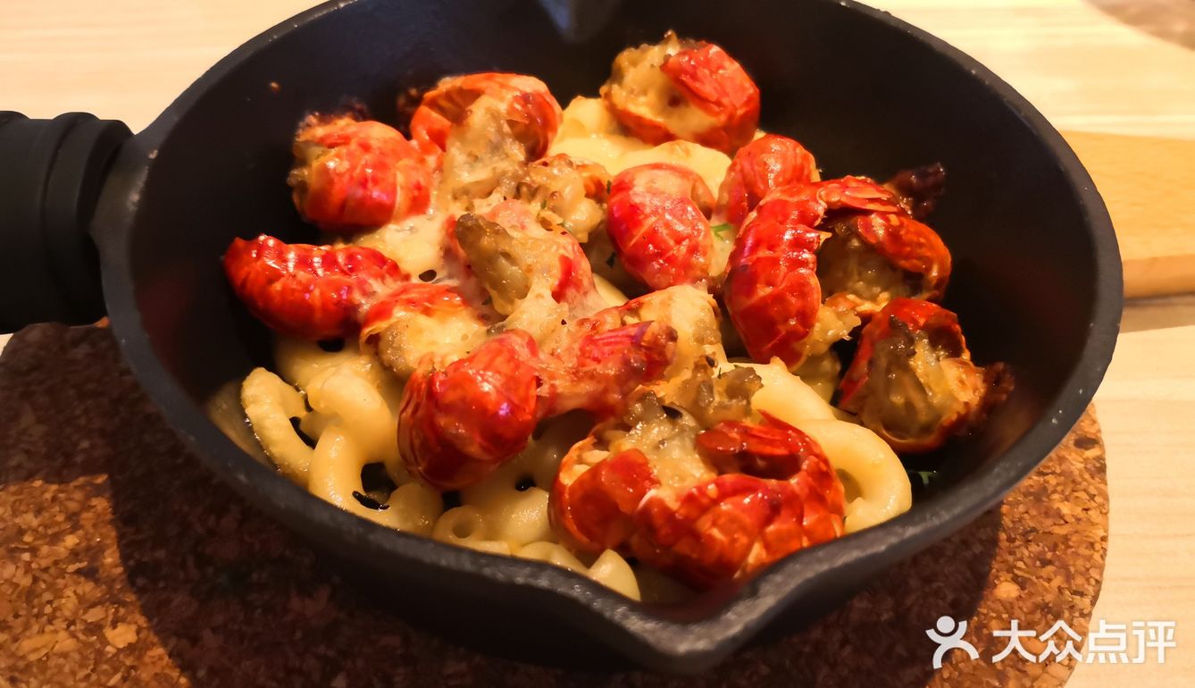 小蛋糕也好吃！小龙虾不够入味