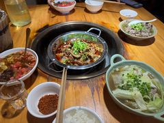 -大众跷脚牛肉馆·非遗传承单位(峨眉山店)