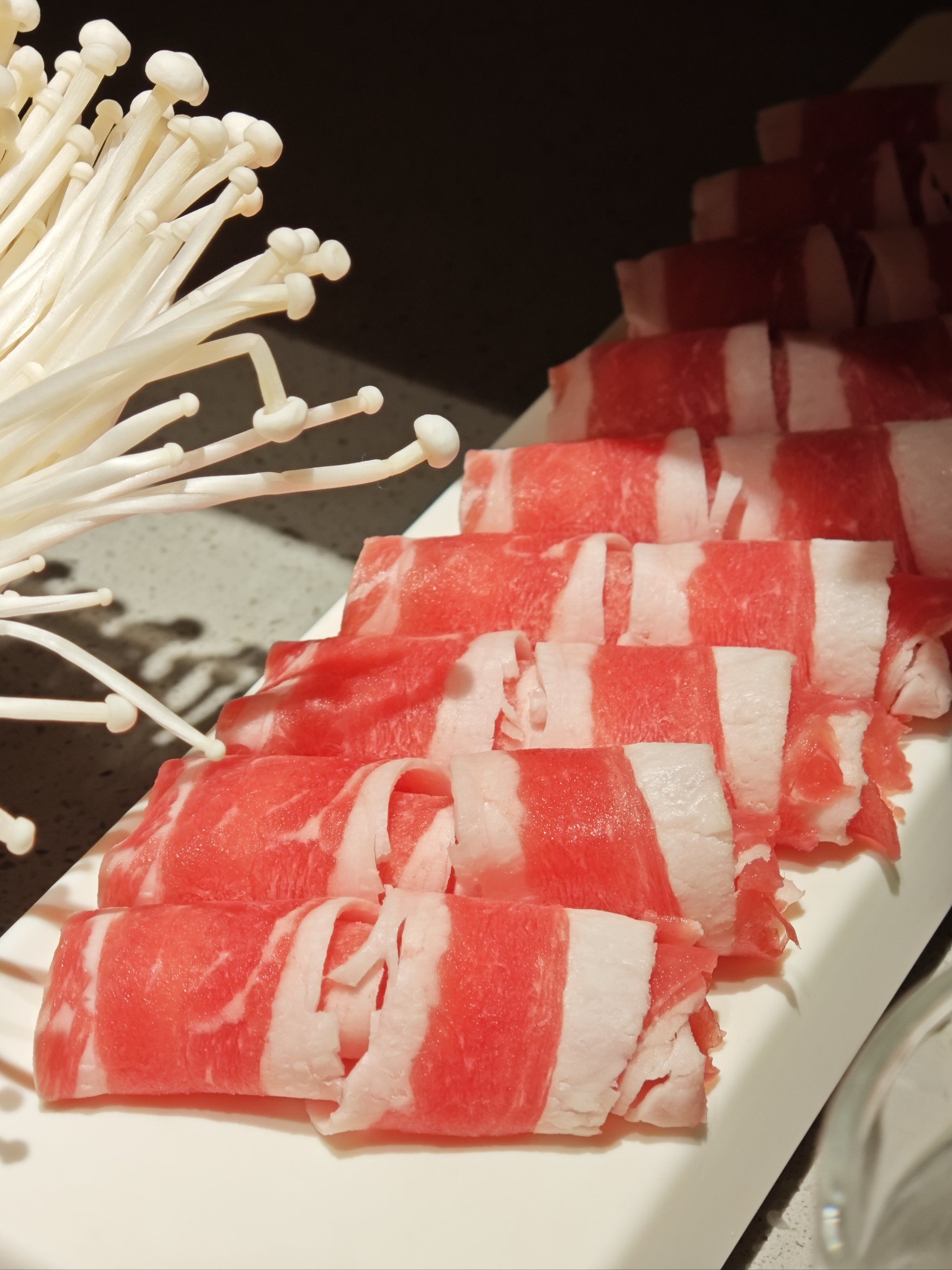 现切鲜牛肉鲜来海底捞