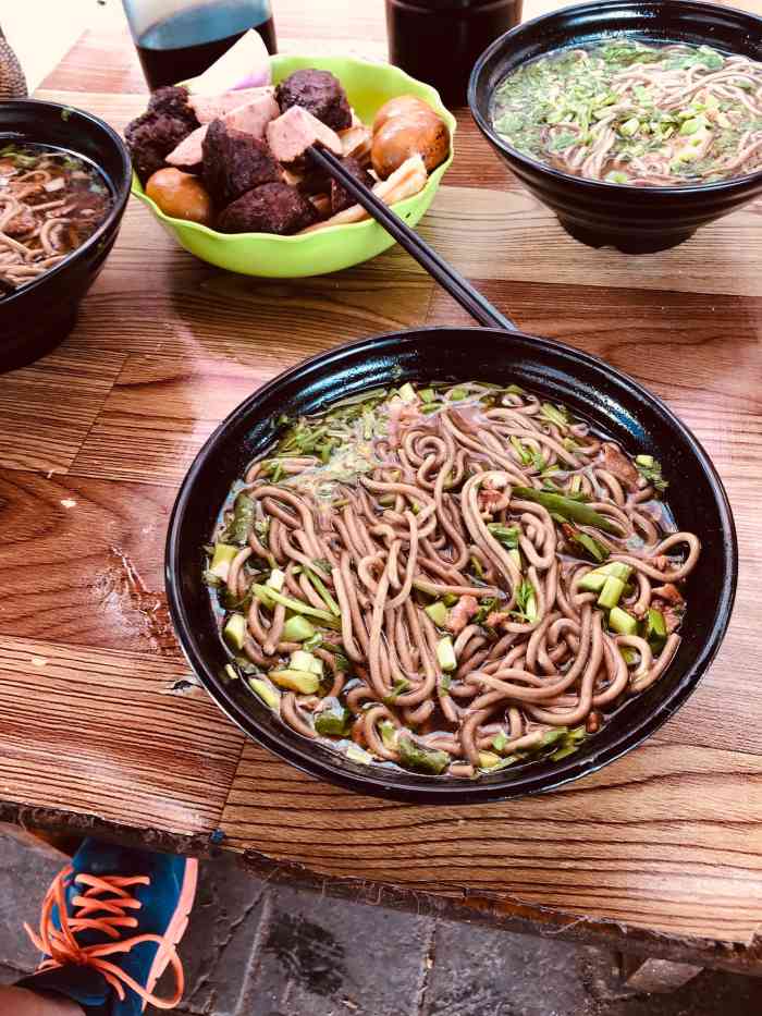 打分 味道不错的,环境一般般,每次回家都去吃