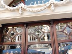 -Majestic Café