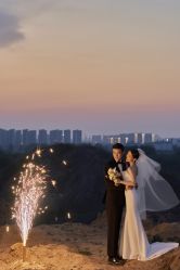 -喜爱高定婚纱摄影