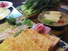 黄豆皮-小龙坎老火锅(华飞店)