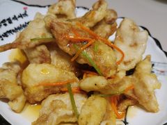 -老码头黑皮肘子锅包肉(赣水路店)