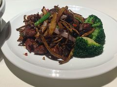 -八府香鸭·啫啫煲(华山路店)