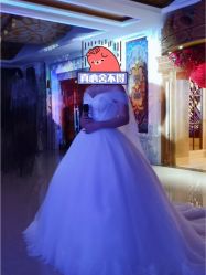 -满庭芳婚纱礼服店