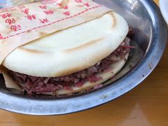 牛肉夹馍-老兰家传统烧烤炒菜泡馍(小南门店)