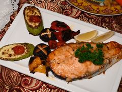 烤菌蔬配三文鱼扒-喀秋莎俄罗斯西餐厅(广州分店)