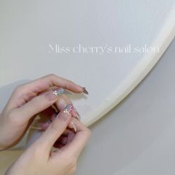 -花系美·美甲美睫精品店
