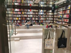 -钟书阁(群光广场店)