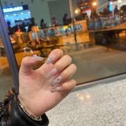 -花岐款式专研健康美甲沙龙