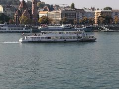 景点-多瑙河畔鞋履雕塑