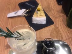 -ZING COFFEE 镜咖啡