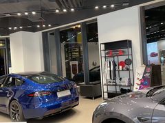 -TESLA 特斯拉(上海太古汇体验店)