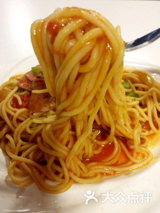 茄汁培根意大利面