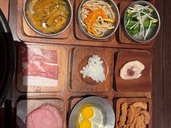 -银米·云南传统过桥米线(双廊黑金冠店)