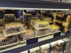 面包甜点陈列柜-黑草莓(重庆路店)
