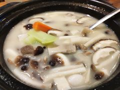 -花溪雨·森林餐厅(石基店)