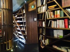 -钟书阁(松江泰晤士小镇店)