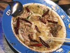 老坛酸菜鲈鱼-鱼库·不仅是一家烤鱼店(车公庙店)