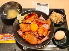牛排肉丼-難波肉劇場